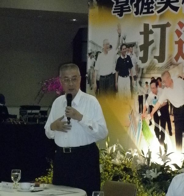 行政院長吳敦義在施政週年茶會上暢所欲言，展現其強勢、親民的形象。圖片：謝莉慧攝   
