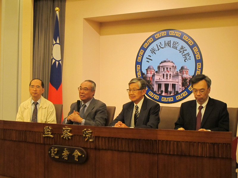 監察院5日召開記者會公布彈劾涉及洪仲丘命案的旅長、副旅長。圖：林朝億/攝   