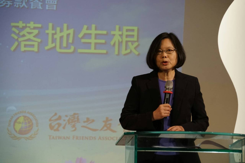 民進黨主席蔡英文今（20）晚出席「台灣之友會」2015新春募款餐會。圖：民進黨提供   