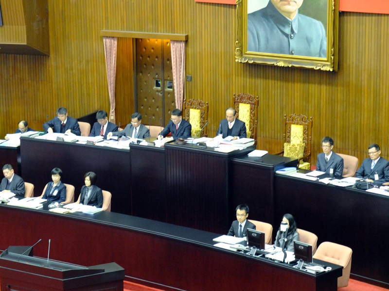 立法院今(23)日三讀通過2015年中央政府總預算，小刪250億元。圖：翁嫆琄/攝   