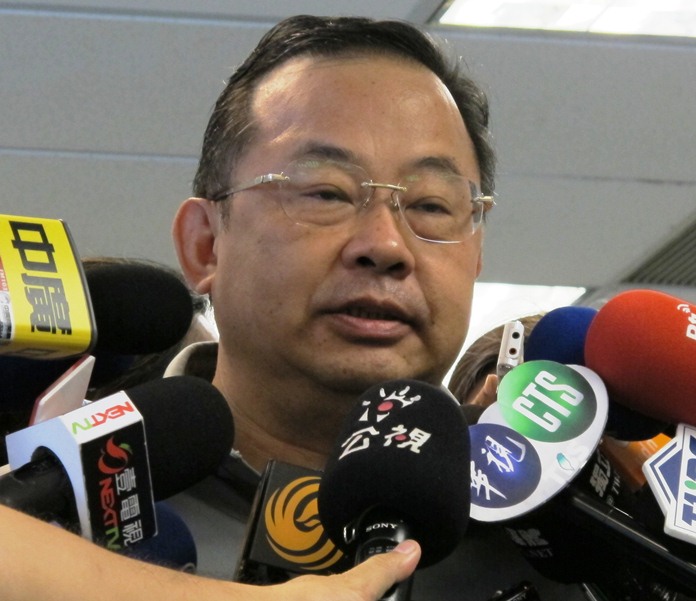 民進黨中常委余政憲18日出席最後一次中常會。圖：武陵/攝   