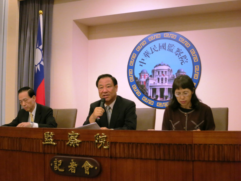 監察委員葛永光、高鳳仙、陳健民3日召開彈劾秦日新記者會。圖：林朝億/攝   
