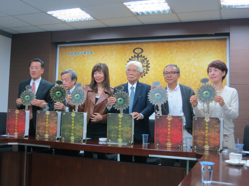 辜寬敏17日表示，將捐出1億美元回饋社會。圖：林朝億/攝   