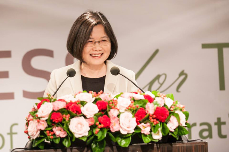 明天是民進黨創黨28周年，民進黨主席蔡英文(圖)今(27)晚在臉書感性發文「對幸福的追求，讓我們每個人都是改變台灣的力量」。圖：蔡英文臉書粉絲專頁   