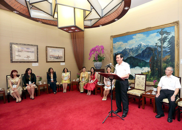 總統馬英九26日表示，他跟中國打交道時，都強調「大家不要從事戰爭，一起來賺錢」。圖：總統府提供   