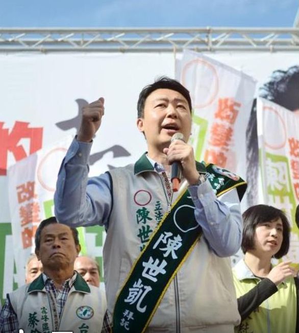 台中市第二選區立委補選選情緊繃，民進黨把握選前最後10天全力輔選，黨主席蘇貞昌還將於明天帶領所有中常委前往召開行動中常會，替黨提名人陳世凱（圖）輔選。圖：翻攝自陳世凱臉書。   