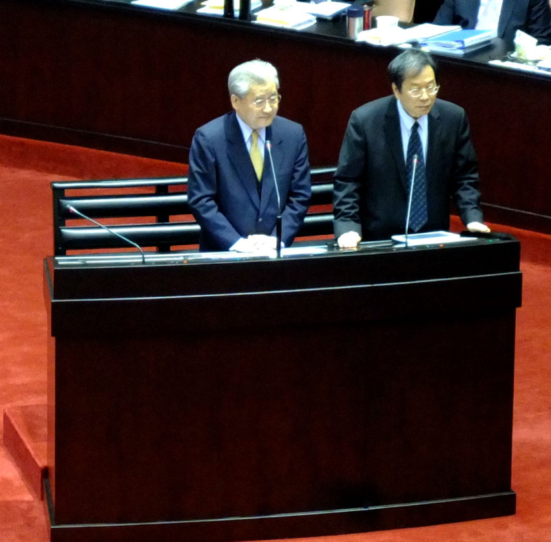 行政院長毛治國今(15)日表示，不會對政院版監督條例預設立場。圖：翁嫆琄/攝   