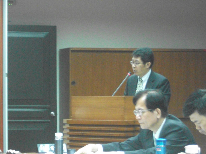 教育部長蔣偉寧今（23）日表示，他是一個樂觀的人，不後悔接教育部長。圖：涂鉅旻/攝   