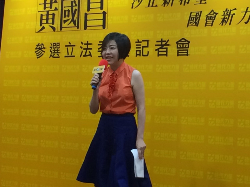 主持人于美人27日表示，支持黃國昌參選，監督政府不要再做蠢事。圖：符芳碩/攝   