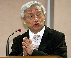 據《時報周刊》獨家報導指出，聯電榮譽董事長曹興誠（圖）已放棄中華民國國籍，今年1月起入籍新加坡，成為新加坡公民。資料照片：中央社。   