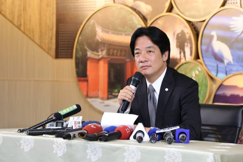針對台南市長賴清德認為遭監院彈劾是有政治黑手操控，總統府7日駁斥，賴是企圖轉移焦點。圖：翻攝自賴清德臉書   