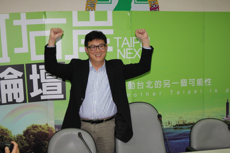 民進黨立委姚文智在台北市長第一階段民調中勝出，未來將與柯文哲角逐。圖：林雨佑/攝   
