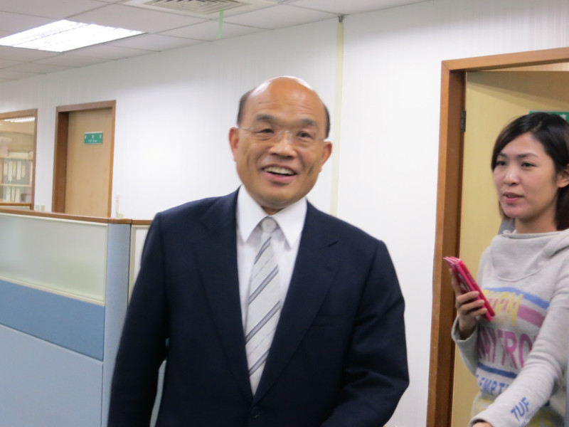 民進黨主席蘇貞昌11日表示，歡迎跟台大醫師柯文哲進一步談台北市長選舉。圖：林朝億/攝   