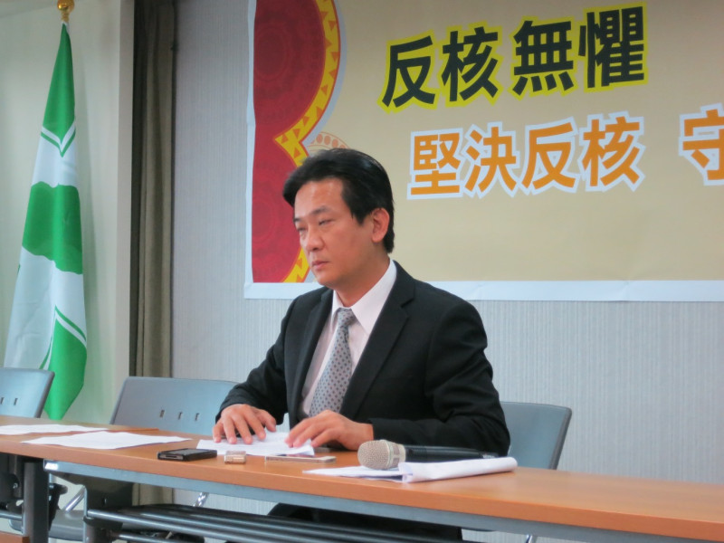 民進黨發言人林俊憲16日表示，為了全力正面迎戰核四公投，將避免公投被操弄成藍綠對決。圖：林朝億/攝   