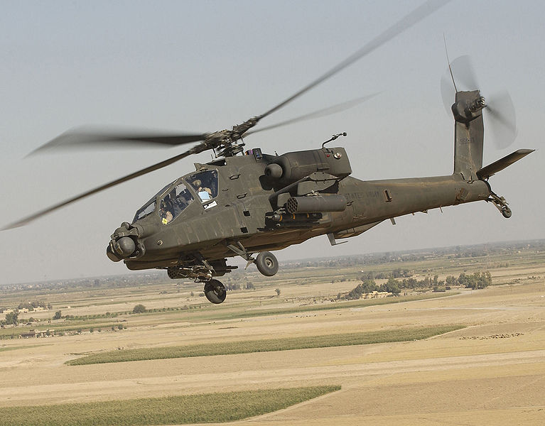 陸軍向美國購買30架AH-64E阿帕契攻擊直升機，首批6架今(4)日運抵高雄港第79號長榮海運貨櫃碼頭。圖：翻攝自網路。   