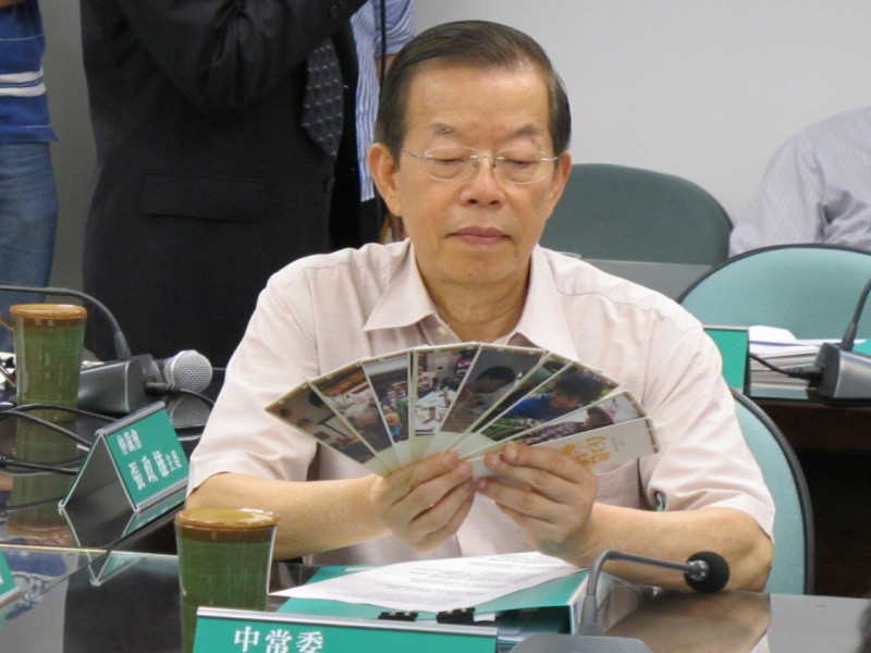 前行政院長謝長廷22日下午出席民進黨中常會。圖：林朝億/攝   
