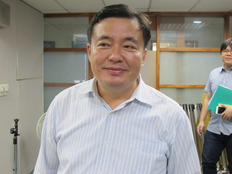 民進黨副秘書長洪耀福表示，這次不分區立委提名不會有派系考量。圖：林朝億/攝   