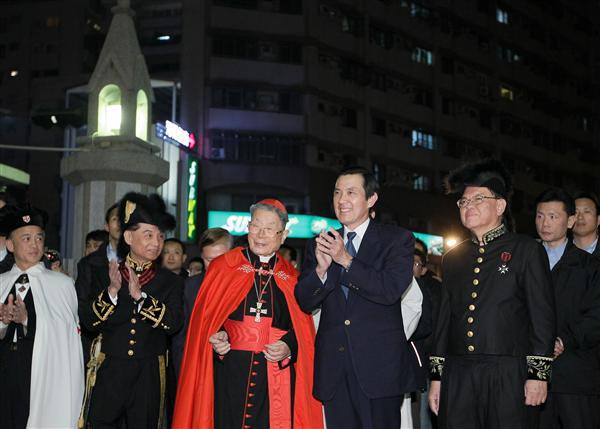 馬英九總統今(17)晚將率慶賀團出訪梵蒂岡，他在臉書PO文細數自己和台灣多座天主教堂的淵源。圖片來源：翻攝臉書   