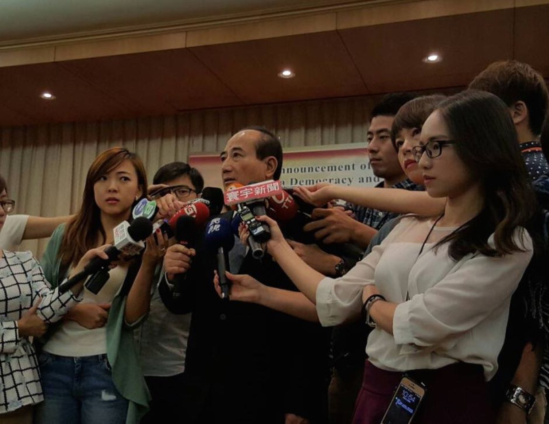 立法院長王金平5日接受媒體聯訪。圖：符芳碩/攝   