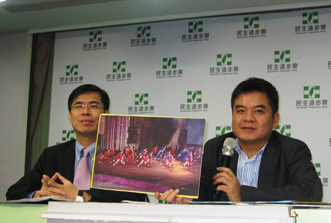 民進黨發言人陳其邁、莊瑞雄今（9）日說，68位台體師生排練1個月，竟僅拿6千多萬演出費的1%。圖片：林朝億/攝影   