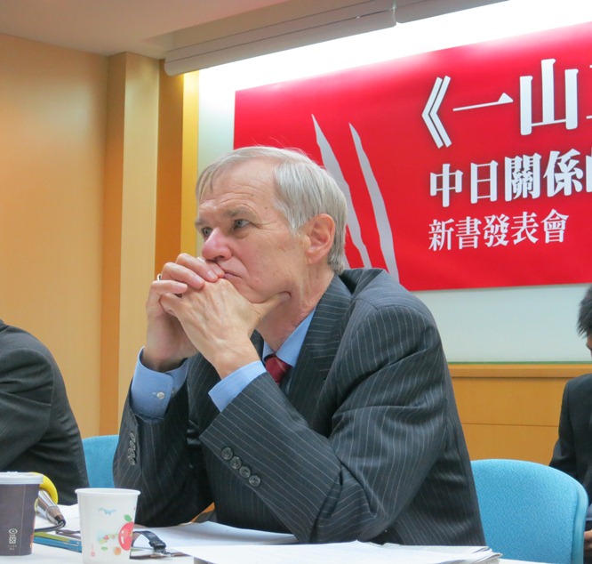 前美國在台協會理事主席卜睿哲12日在台北發表「一山二虎」新書。圖：林朝億/攝   