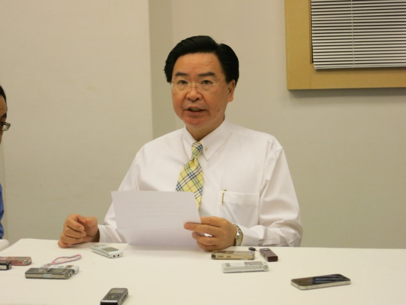 民進黨政策會執行長吳釗燮30日認為，美方應該在馬蘇辯論前，會對服貿協議保持中立立場。圖：林朝億/攝   