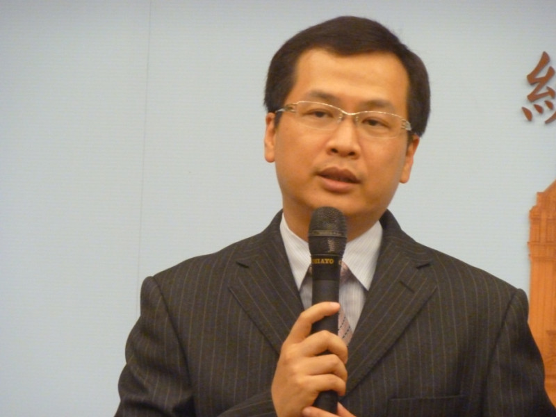 前總統府副秘書長羅智強將出任TVBS「2100黑白相對論」主持人，節目預計在2014年1月推出。圖：新頭殼資料照片   