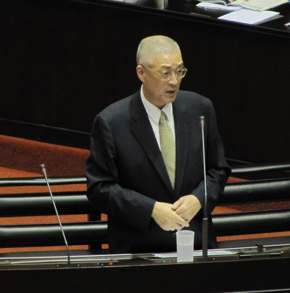 民進黨主席蔡英文提出興建核四，但不要商轉的看法，行政院長吳敦義25日上午在立法院答詢指出，如果這個意見真的是蔡英文所提出的，那真的是不合邏輯。圖片：謝莉慧攝   