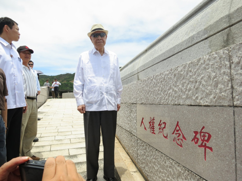 前總統李登輝今（19）日在綠島人權園區參訪。圖：林朝億/攝   