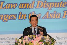 總統馬英九（圖）16日出席「2013世界國際法學會亞太論壇」開幕式致詞時表示，中華民國政府對菲律賓政府提出4項嚴正要求，完全能得到國際法上支持。圖片來源：中央社   