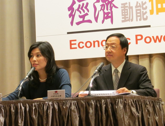 行政院副院長江宜樺21日表示，希望明年1月中提出改革初步方案。圖：林朝億/攝   