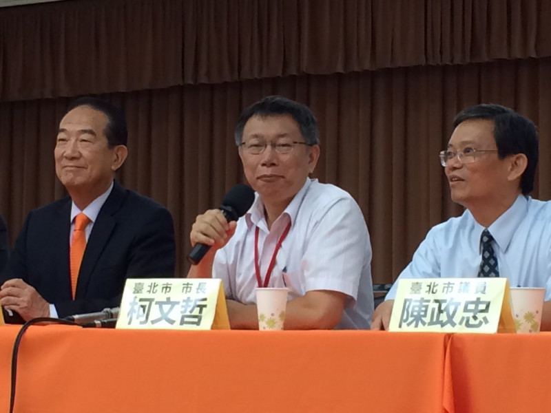 台北市長柯文哲5日說，議會不是敵人，「但我就是嘴巴賤」，愛講笑話。圖：符芳碩/攝   