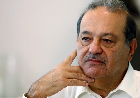 墨西哥電信大亨史林（Carlos Slim）以淨資產690億美元，連續3年名列富比世全球億萬富翁榜首。(圖片來源:達志影像/路透社。)   
