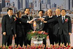 中國國民黨榮譽主席連戰（左3）、吳伯雄（右3）與中國湖北省長王國生（右4）8日在台北圓山大飯店出席2012台灣湖北（武漢）週開幕式。圖片來源：中央社   