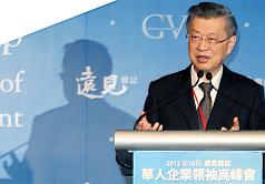 行政院長陳冲（圖）7日出席第10屆華人企業領袖高峰會，以「加速台灣經濟活力的政策」為題發表演說。他在受訪時表示，根據分析，明年台灣的經濟景氣審慎樂觀。圖片來源：中央社   