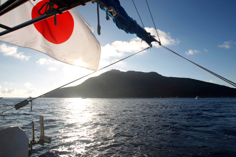 《台日漁業協議》簽署完成後，台灣漁民在釣魚台海域進行漁業活動，將不再受到日本海上保安廳驅趕。圖為在釣魚台海域航行的日本船隻。圖片來源：達志影像/路透社資料照片。   