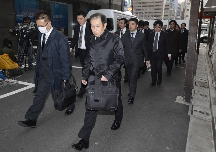 日本證券交易監督委員會官員今早前往AIJ投資顧問公司總部，依據《金融商品交易法》強制調查。圖片來源：達志影像/路透社。   