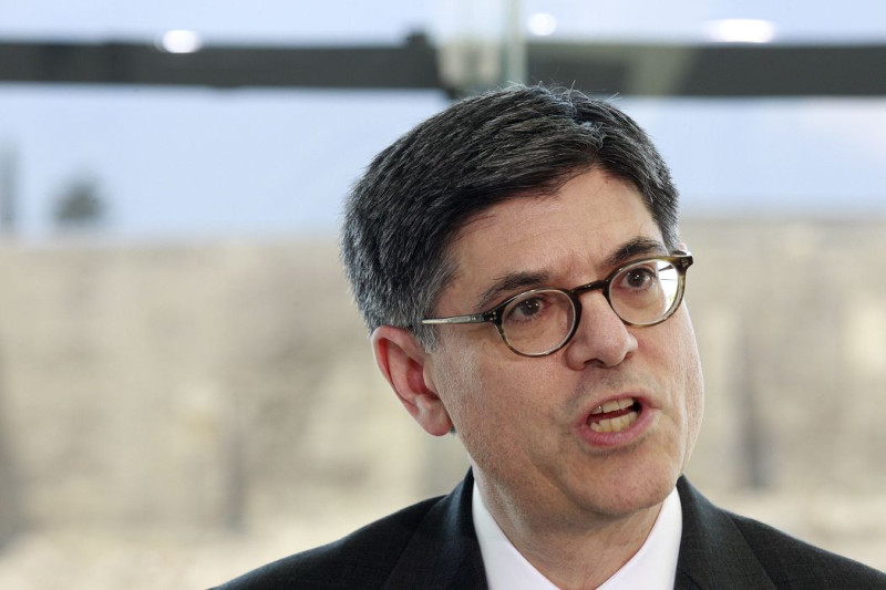 美國財政部長傑克盧（Jack Lew）26日向國會表示，若不提高債務上限，美國政府在今年10月將再度面臨財政懸崖的窘境。圖片來源：達志影像/美聯社資料照片。   