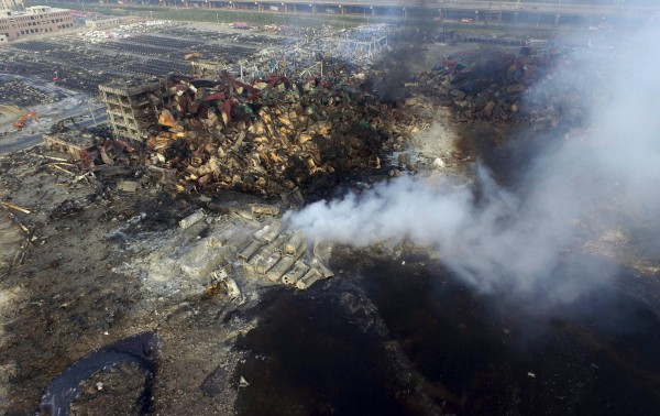 中國天津濱海新區倉庫12日發生大規模爆炸，讓天津港口設施完全停擺。圖片來源：達志影像/路透社   