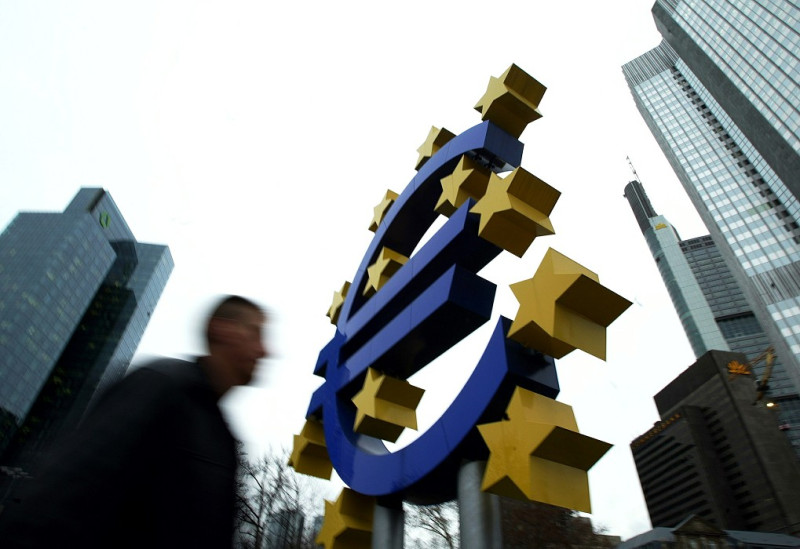 歐洲央行啟動貨幣寬鬆政策(QE)短短3天，導致歐元今(12)日一度貶破1歐元兌1.05美元關卡。圖片來源：達志影像/路透社資料照片   