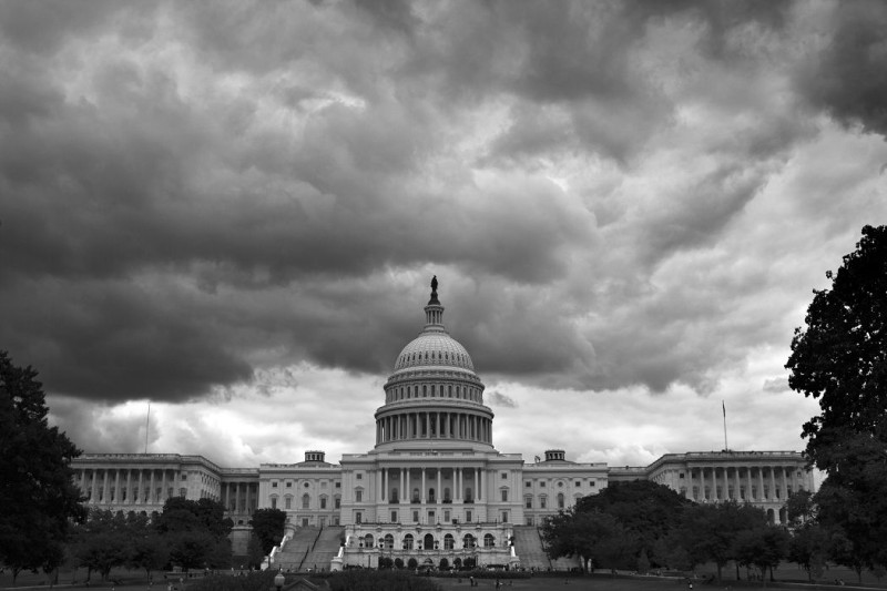 美國聯邦眾議院在參議院通過提高舉債上限法案後，緊接著也在當地時間16日晚間通過這項法案，暫時化解美國的財政危機。圖片來源：達志影像/美聯社資料照片   