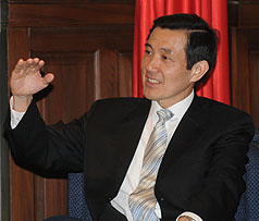總統馬英九接見中華民國檢察官協會時表示，死刑存廢議題必須讓社會多加探討，理性討論空間才能出現。圖片來源：中央社   