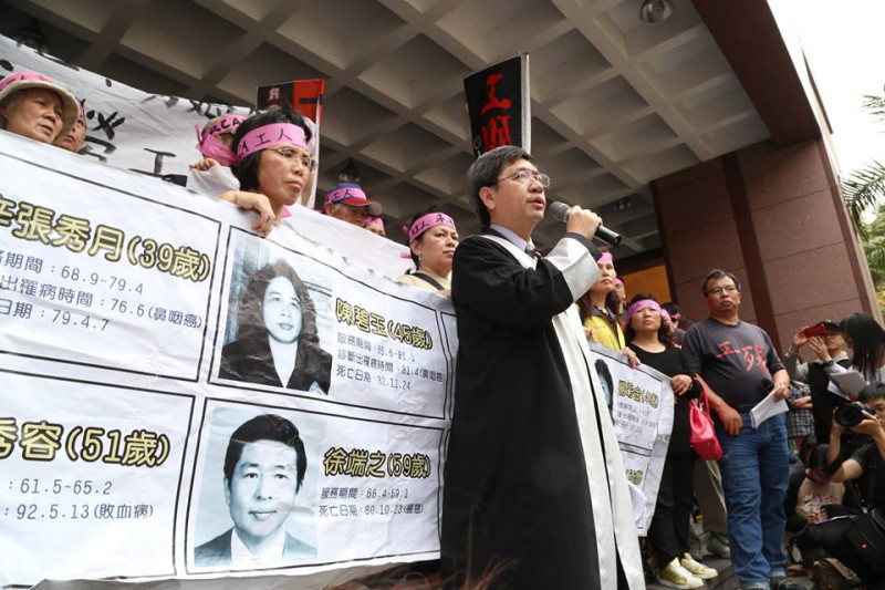 RCA員工自救會律師團召集人林永頌表示，追討5.6億元跨海賠償仍有難度，希望台灣政府能協助追討。圖：林雨佑/攝   