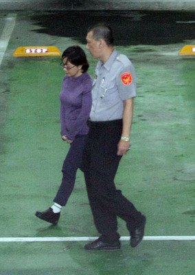 台北市議員賴素如（圖）涉貪羈押禁見，委任律師洪文浚今日受訪時表示，他將在29日赴台北女子看守所律見，與賴素如討論後提出抗告。圖：中央社   