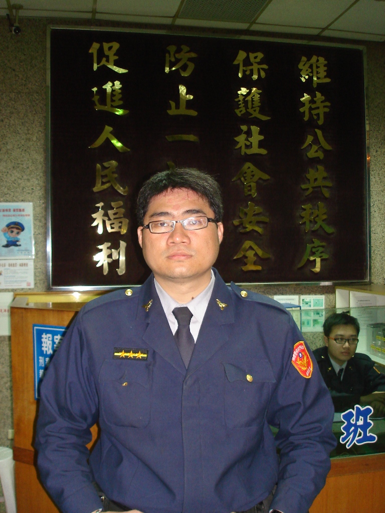 黃天民原是流浪教師，考上警察後，讓他看遍社會冷暖。記者黃揚明攝影   