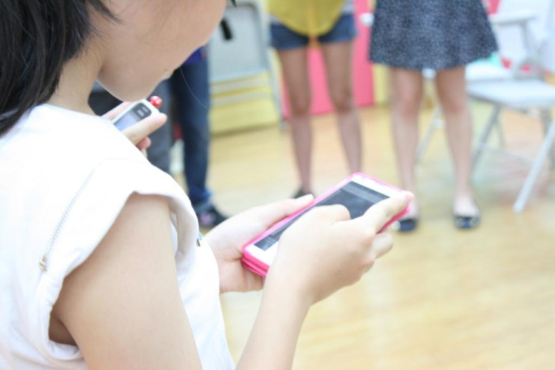 兒童福利聯盟文教基金會今(15)日公布，針對台灣五至八年級學童手機使用狀況的調查結果。圖：林良齊/攝   