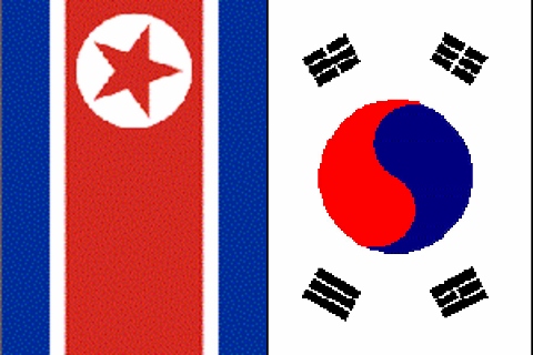 左為朝鮮、右為韓國國旗。圖片來源：網路。   