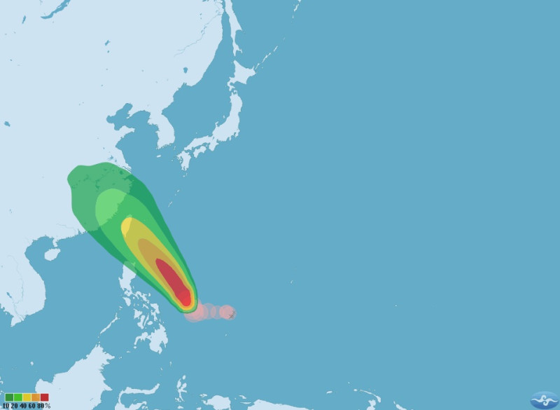 中度颱風麥德姆（Matmo）今（20）日上午8時，中心位置位於北緯 12.7 度，東經 129.6 度，以每小時18轉21公里速度，向北北西進行，正朝台灣接近。圖：氣象局網站   