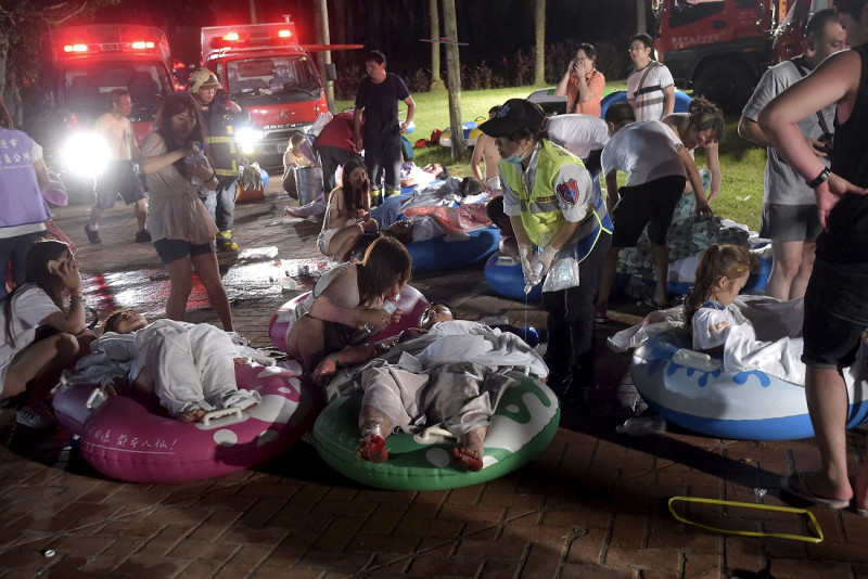 八仙樂園週六晚間因為一場粉塵爆炸意外，造成5百多人受傷，目前仍有多位傷者在加護病房觀察，情況非常危急。圖片來源：達志影像/路透社   