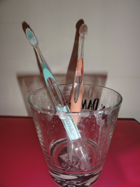 漱口水防牙周病沒科學根據，正確刷牙才有效。圖片：王鼎鈞/攝   